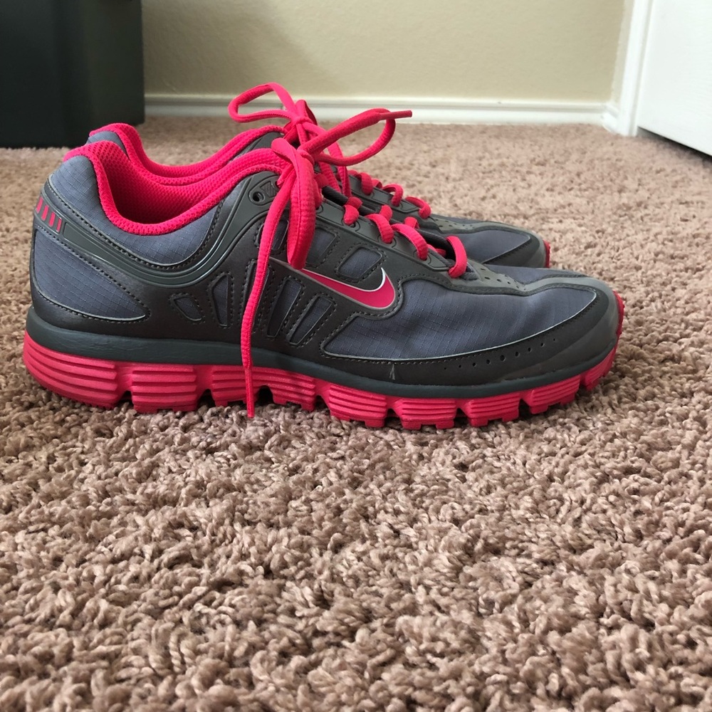 Nike shoes size 9